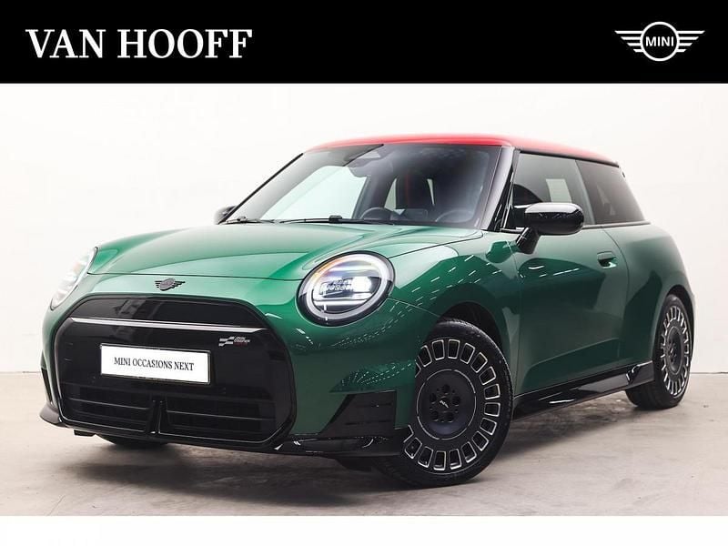 Groen Occasion 2024 Mini Cooper SE Hatchback | € 36.950 (Goede deal) - Afbeelding 1/4