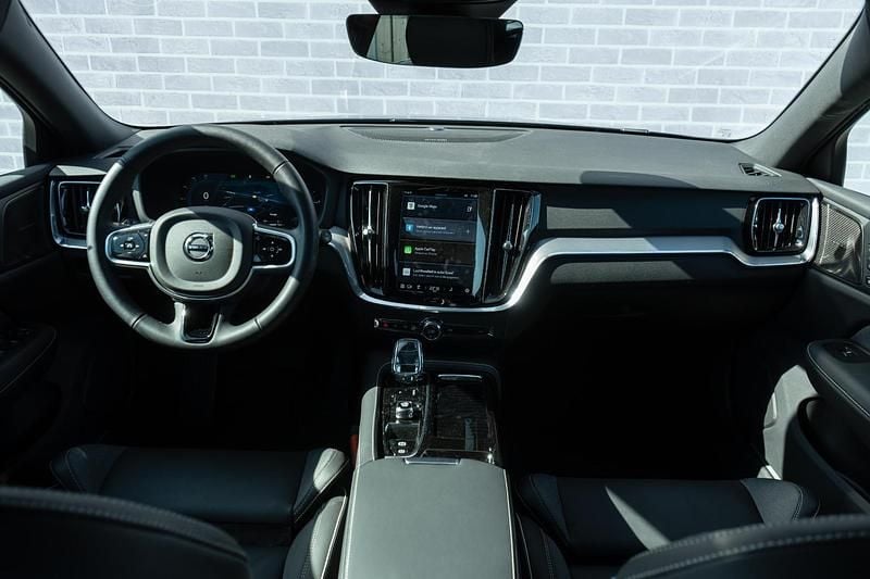 Occasion Volvo V60 Plus 350 PK (257 kW) 2025 Zwart Stationwagen