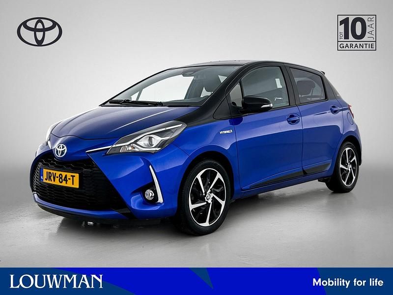 Blauw Occasion 2026 Toyota Yaris Hybrid Hatchback | € 18.950 - Afbeelding 1/4