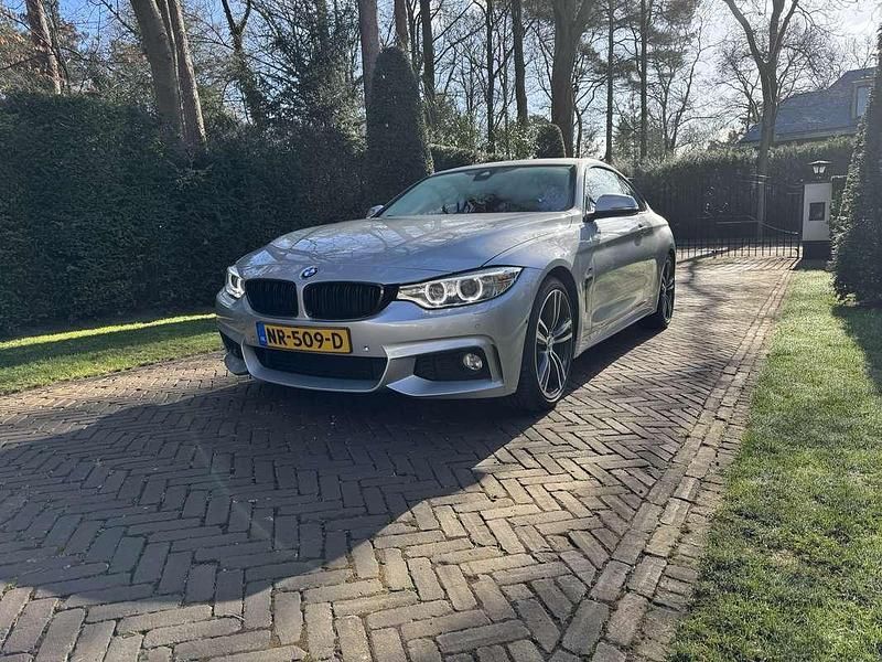 Grijs Gebruikt 2017 BMW 420 M Sport Coupé | € 18.500 (Goede deal) - Afbeelding 1/4