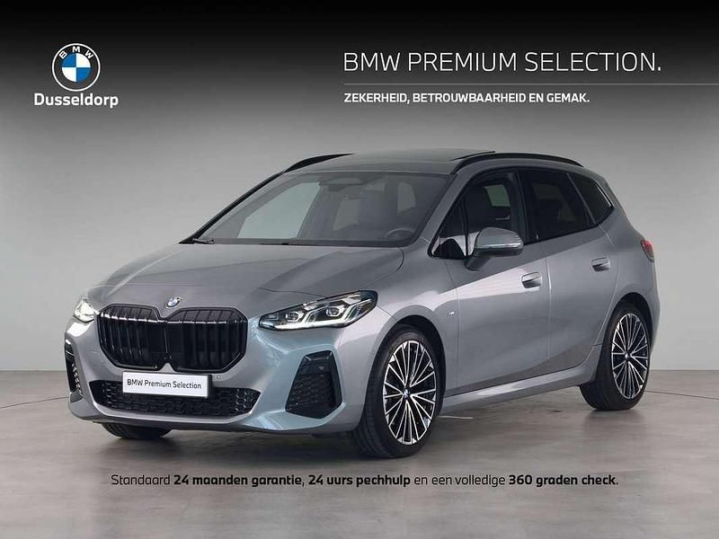 Grijs Gebruikt 2024 BMW 223 Active Tourer Comfort Edition MPV | € 49.950 - Afbeelding 1/4