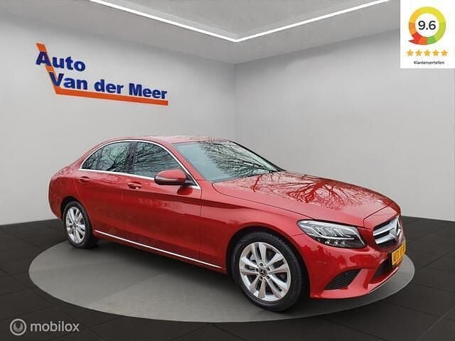 Rood Occasion 2018 Mercedes C180 Business Sedan | € 21.940 (Goede deal) - Afbeelding 1/4