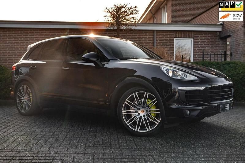 Zwart Occasion 2015 Porsche Cayenne SUV | € 22.950 (Eerlijke prijs) - Afbeelding 1/4