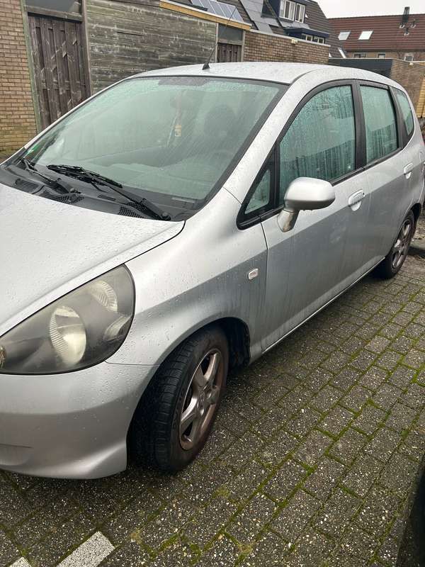 Grijs Gebruikt 2008 Honda Jazz Cool Hatchback | € 2.150 (Eerlijke prijs) - Afbeelding 1/4