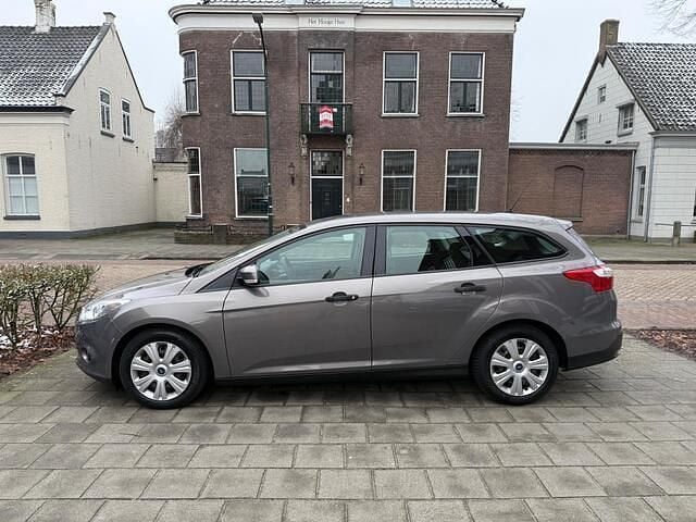 Bruin (metallic) Occasion 2014 Ford Focus Stationwagen | € 3.800 (Eerlijke prijs) - Afbeelding 1/4