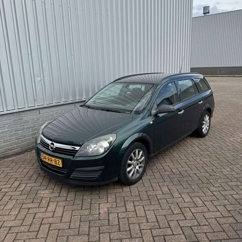 Groen Gebruikt 2005 Opel Astra Enjoy Stationwagen | € 1.500 (Goede deal) - Afbeelding 1/4