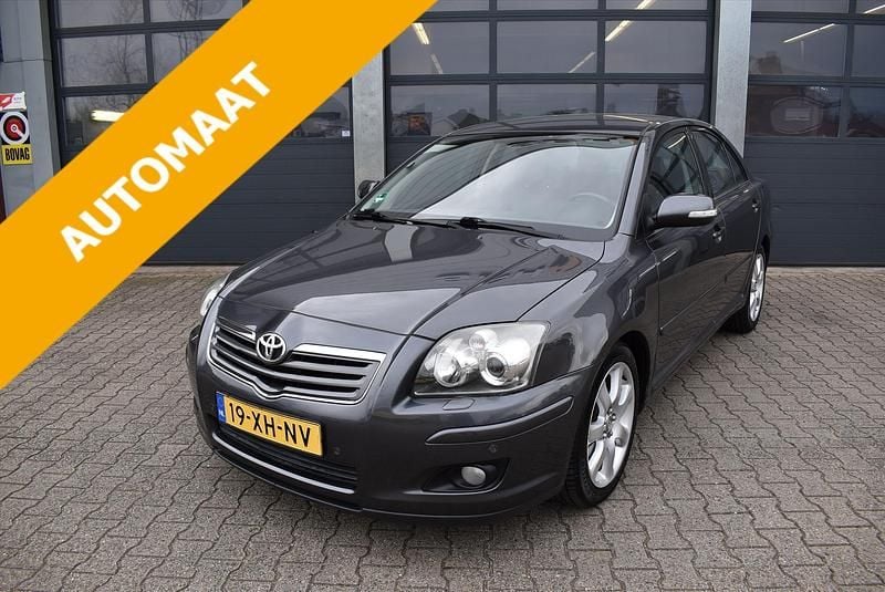 Grijs Gebruikt 2007 Toyota Avensis Business Edition Sedan | € 9.830 - Afbeelding 1/4