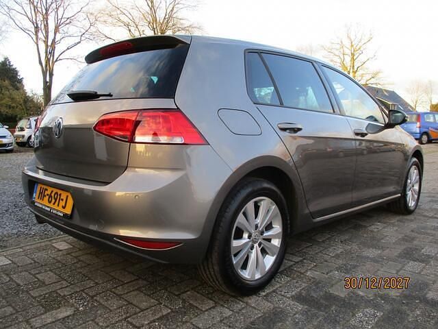 Grijs (metallic) Occasion 2015 VW Golf VII Comfortline Hatchback | € 9.950 (Eerlijke prijs) - Afbeelding 1/4