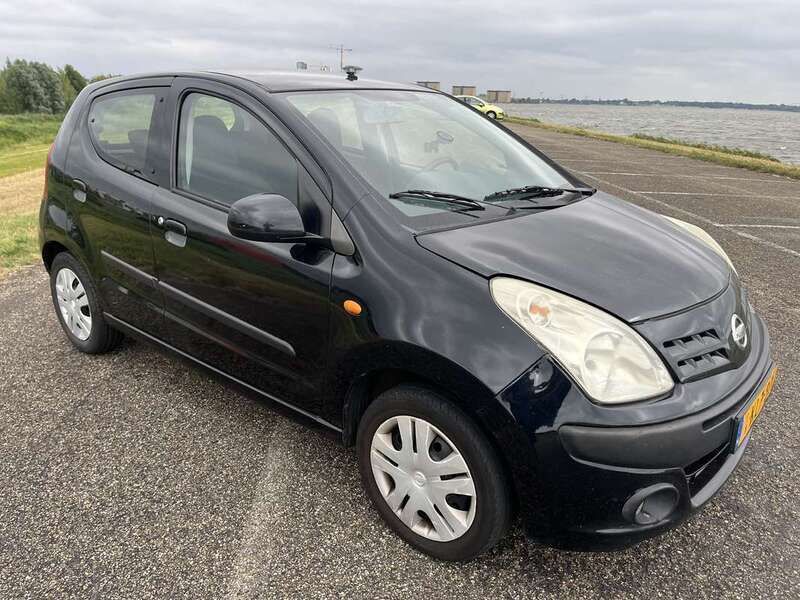 Zwart Gebruikt 2009 Nissan Pixo Acenta Hatchback | € 1.199 (Goede deal) - Afbeelding 1/4
