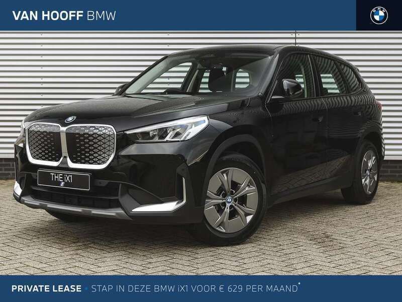 Zwart, metallic lak Nieuw 2024 BMW iX1 Shadowline SUV | € 52.559 (Goede deal) - Afbeelding 1/4