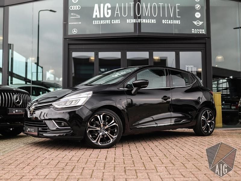 Zwart Gebruikt 2016 Renault Clio IV Bose Edition Hatchback | € 9.950 (Eerlijke prijs) - Afbeelding 1/4