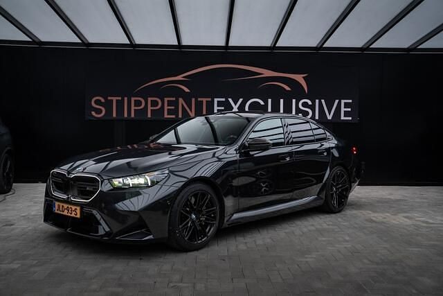 Grijs Gebruikt 2024 BMW M5 Sedan | € 136.900 (Iets duurder) - Afbeelding 1/4