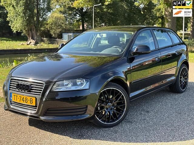 Zwart Gebruikt 2010 Audi A3 Sportback Ambition Hatchback | € 3.395 (Super prijs) - Afbeelding 1/4