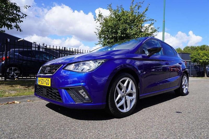 Blauw Occasion 2020 Seat Ibiza Beats Hatchback | € 14.445 (Goede deal) - Afbeelding 1/4