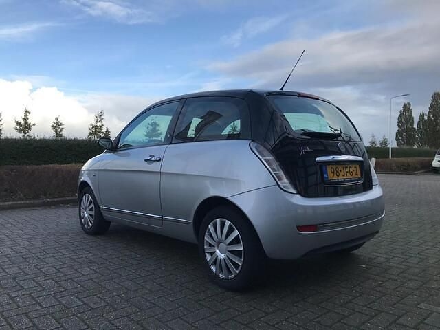 Occasion Lancia Ypsilon 60 PK (44 kW) 2009 Grijs Hatchback