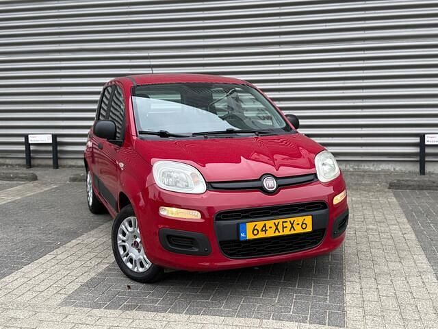 Rood Occasion 2012 Fiat Panda Pop Hatchback | € 4.495 (Eerlijke prijs) - Afbeelding 1/4