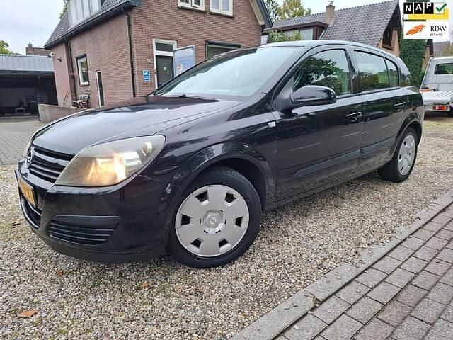 Zwart Gebruikt 2005 Opel Astra Enjoy Hatchback | € 999 (Goede deal) - Afbeelding 1/4