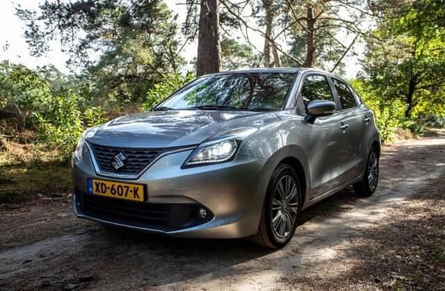 Grijs Gebruikt 2016 Suzuki Baleno Hatchback | € 12.950 (Eerlijke prijs) - Afbeelding 1/4