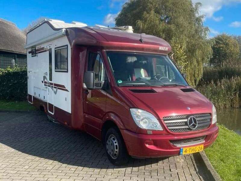 Rood Gebruikt 2011 Mercedes Sprinter Van | € 69.950 - Afbeelding 1/4