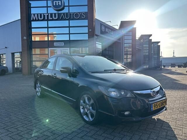 Zwart Occasion 2010 Honda Civic Elegance Sedan | € 2.990 (Goede deal) - Afbeelding 1/4