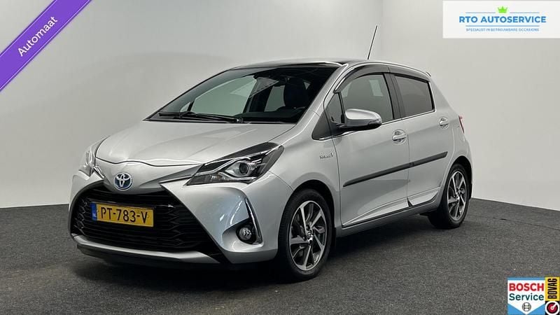 Grijs Gebruikt 2017 Toyota Yaris Hybrid Premium Hatchback | € 15.750 (Super prijs) - Afbeelding 1/4