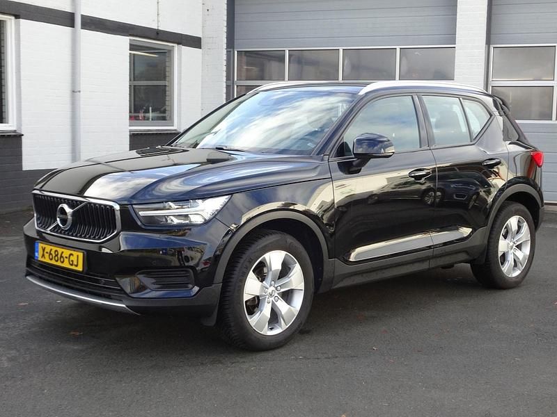 Zwart Gebruikt 2020 Volvo XC40 Momentum SUV | € 26.500 (Super prijs) - Afbeelding 1/4