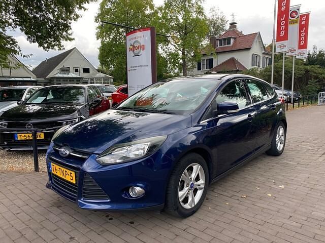 Blauw, andere lak Occasion 2012 Ford Focus Trend Sedan | € 5.450 (Eerlijke prijs) - Afbeelding 1/4
