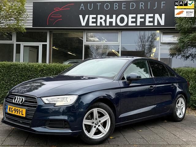 Blauw Gebruikt 2016 Audi A3 Premium Sedan | € 13.574 (Eerlijke prijs) - Afbeelding 1/4