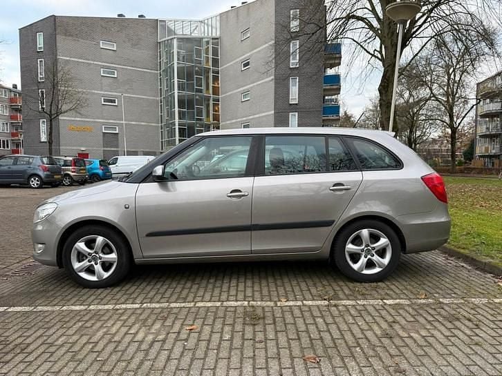 Gebruikt 2011 Skoda Fabia | € 1.350 (Super prijs) - Afbeelding 1/4