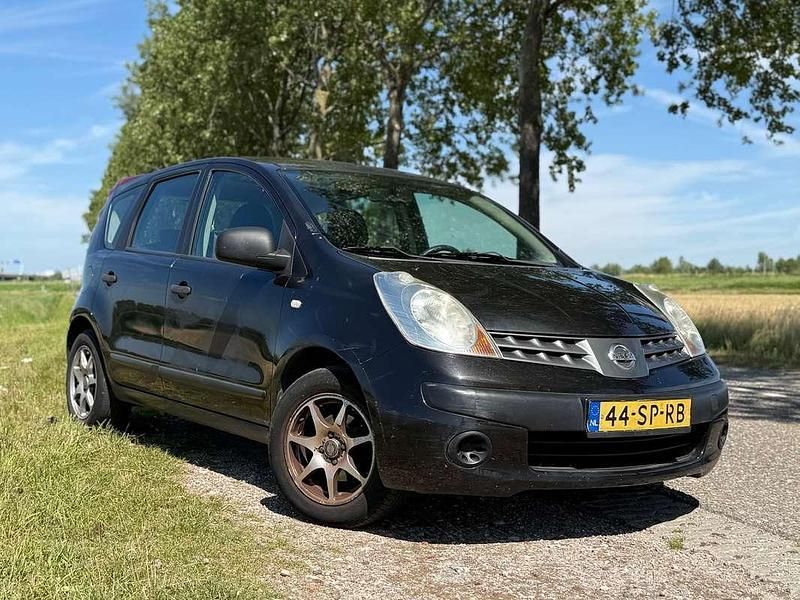 Zwart Gebruikt 2006 Nissan Note Visia MPV | € 2.600 (Eerlijke prijs) - Afbeelding 1/4