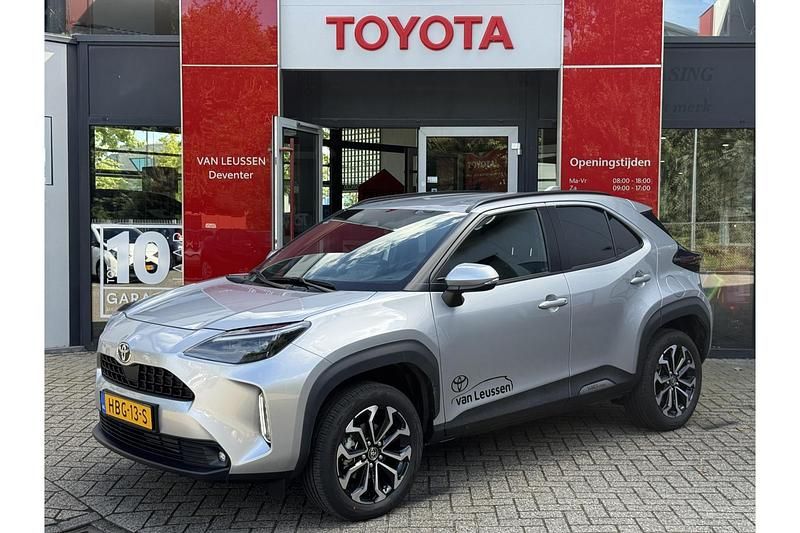 Grijs Gebruikt 2025 Toyota Yaris Hybrid Edition SUV | € 30.299 (Eerlijke prijs) - Afbeelding 1/1