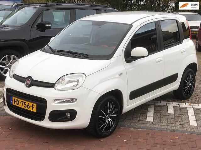 Wit Gebruikt 2015 Fiat Panda Lounge Hatchback | € 6.750 (Eerlijke prijs) - Afbeelding 1/4