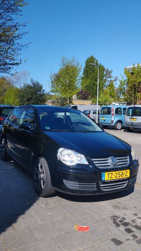Zwart Gebruikt 2005 VW Polo Hatchback | € 1.000 (Goede deal) - Afbeelding 1/4