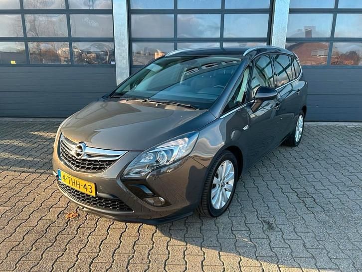 Grijs Gebruikt 2014 Opel Zafira Tourer Cosmo MPV | € 11.835 (Eerlijke prijs) - Afbeelding 1/4
