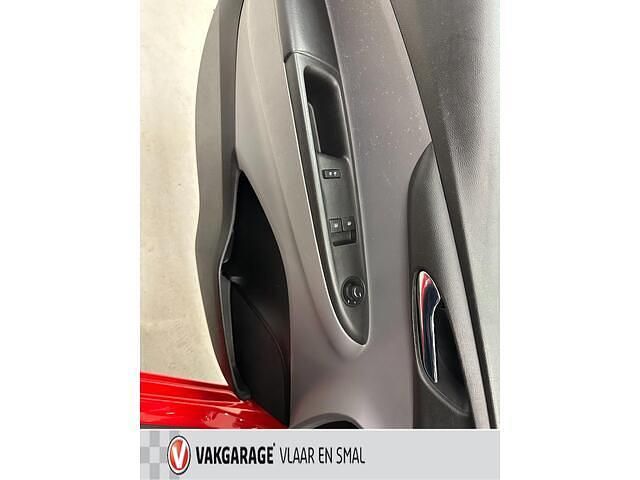 Occasion Opel Karl Innovation 75 PK (55 kW) 2018 Rood Hatchback