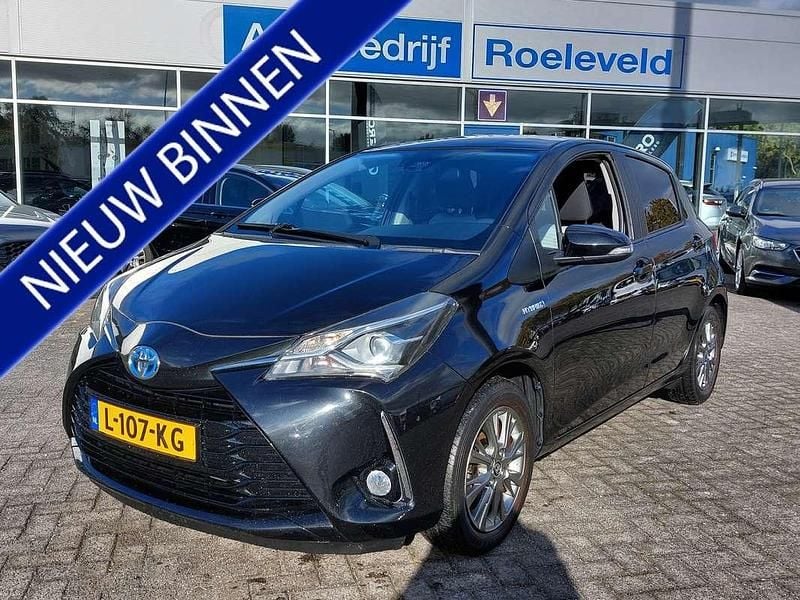 Zwart Gebruikt 2019 Toyota Yaris Hybrid Hatchback | € 15.950 (Super prijs) - Afbeelding 1/3