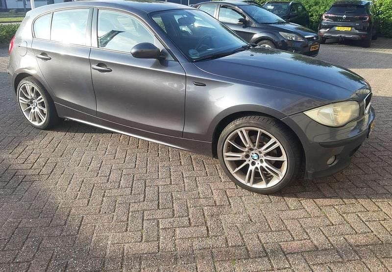 Grijs Gebruikt 2006 BMW 116 Hatchback | € 990 (Super prijs) - Afbeelding 1/4