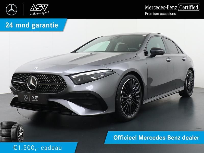 Grijs Gebruikt 2025 Mercedes A180 AMG line Sedan | € 42.895 (Duur) - Afbeelding 1/4