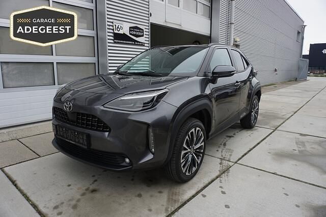 Grijs Gebruikt 2025 Toyota Yaris Cross Executive SUV | € 29.950 (Eerlijke prijs) - Afbeelding 1/4