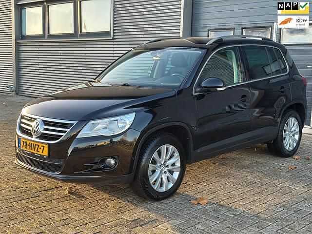 Zwart Occasion 2009 VW Tiguan Sport SUV | € 7.249 (Eerlijke prijs) - Afbeelding 1/4