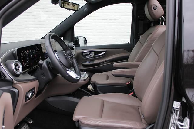 Occasion Mercedes V300 Exclusive 241 PK (177 kW) 2024 Zwart MPV