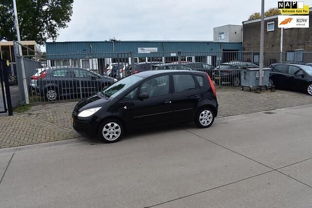 Zwart Gebruikt 2006 Mitsubishi Colt Invite Hatchback | € 1.250 (Goede deal) - Afbeelding 1/4