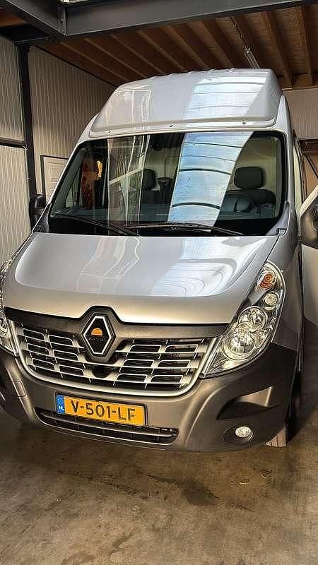 Zilver Gebruikt 2018 Renault Master Van | € 29.645 - Afbeelding 1/4