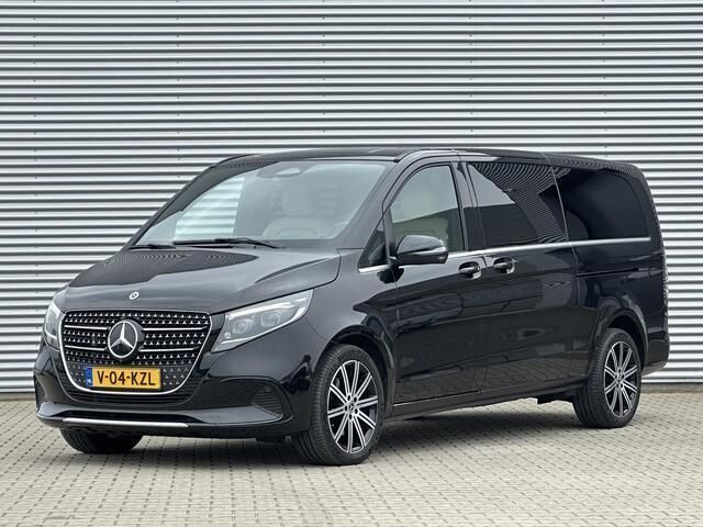 Zwart Gebruikt 2024 Mercedes V300 MPV | € 77.800 (Duur) - Afbeelding 1/4