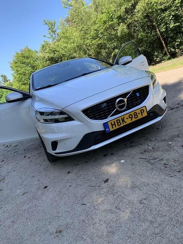 Gebruikt 2017 Volvo V40 Stationwagen | € 26.700 - Afbeelding 1/4