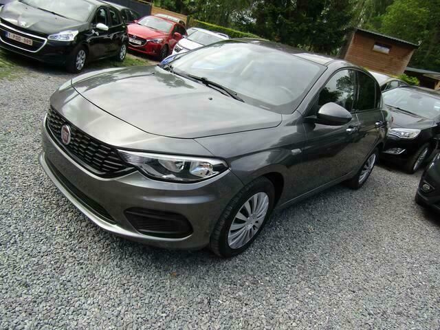 Bruin Gebruikt 2017 Fiat Tipo Sedan | € 9.950 (Eerlijke prijs) - Afbeelding 1/4