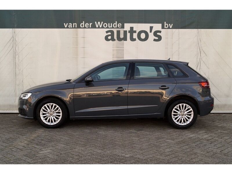 Grijs Gebruikt 2017 Audi A3 Sportback Proline Hatchback | € 16.900 (Eerlijke prijs) - Afbeelding 1/4