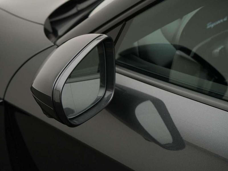 Occasion Porsche Taycan Cross Turismo 320 kW (436 PK) 2025 Grijs Sedan