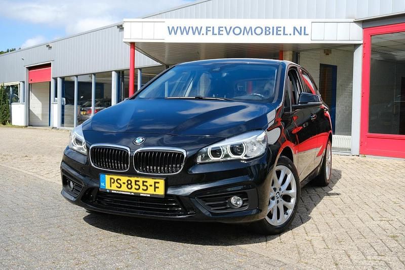 Zwart Gebruikt 2018 BMW 225 Active Tourer Executive MPV | € 15.750 (Goede deal) - Afbeelding 1/4