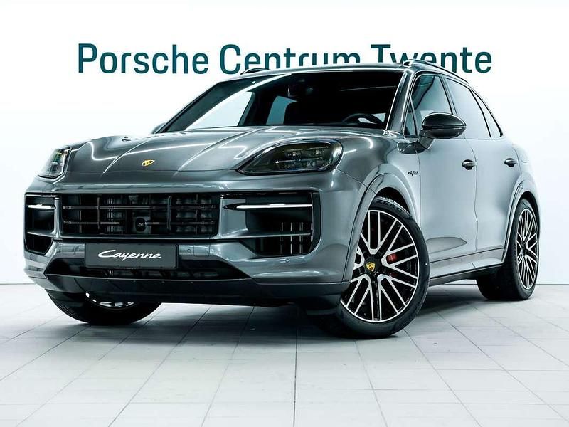 Grijs Gebruikt 2024 Porsche Cayenne S E-Hybrid SUV | € 139.900 - Afbeelding 1/4